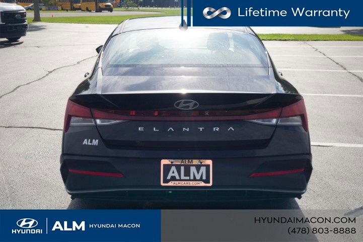 New 2026 Black Hyundai SE image 8