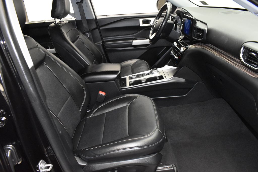 Thumbnail: 2022 Ford Explorer - 25