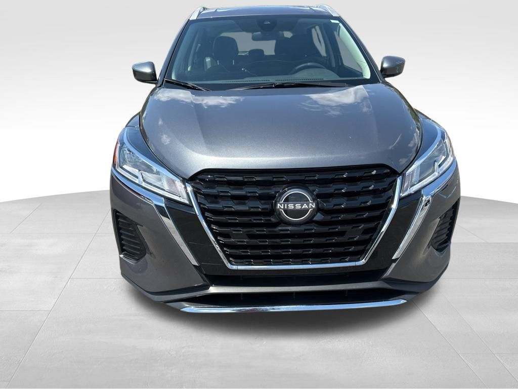 2024 Gun Metallic Nissan Kicks SV FWD SUV