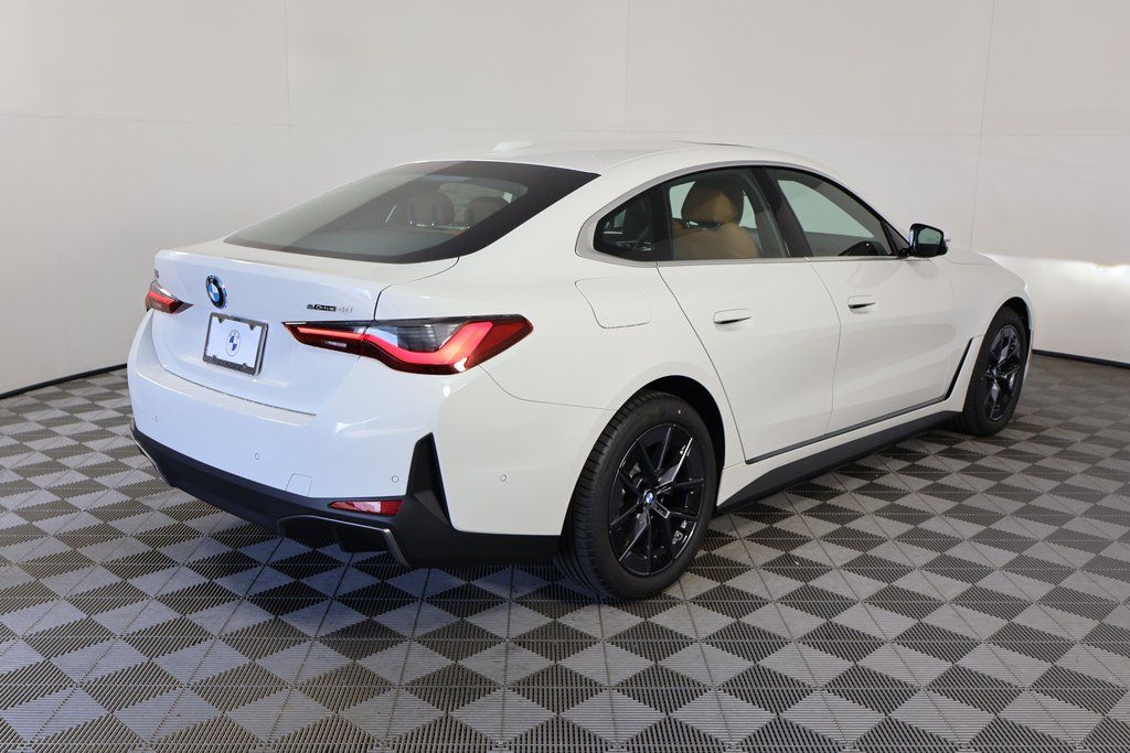 Thumbnail: 2025 BMW i4 - 2