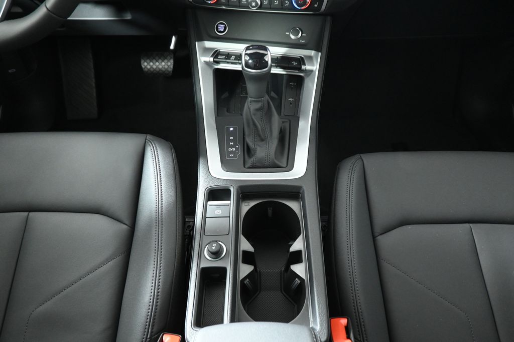 Thumbnail: 2025 Audi Q3 - 20