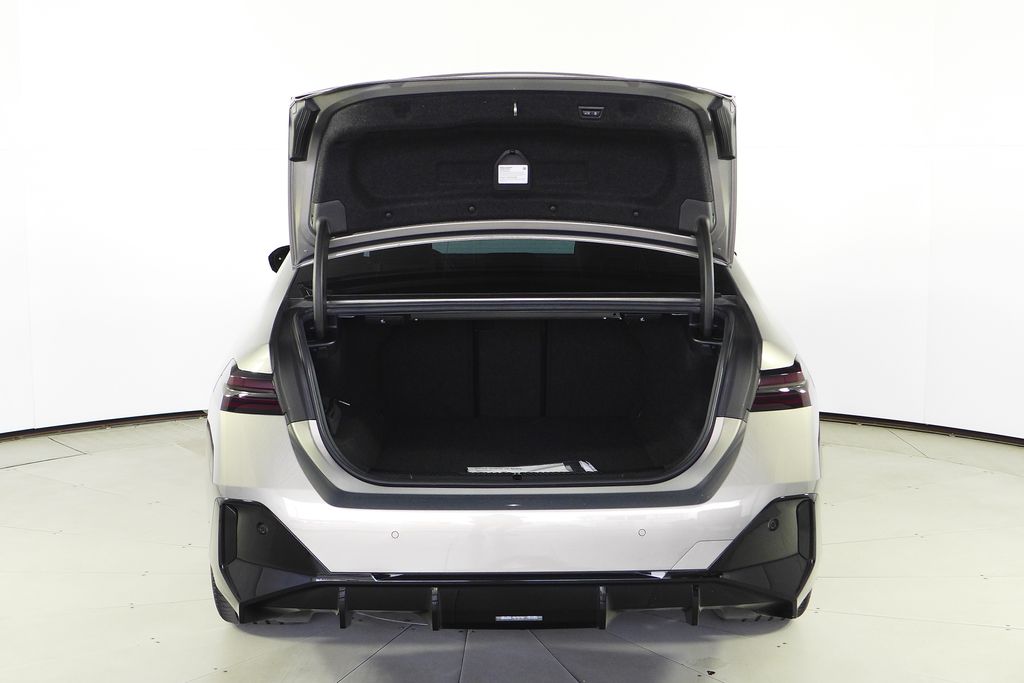 Thumbnail: 2024 BMW i5 - 10