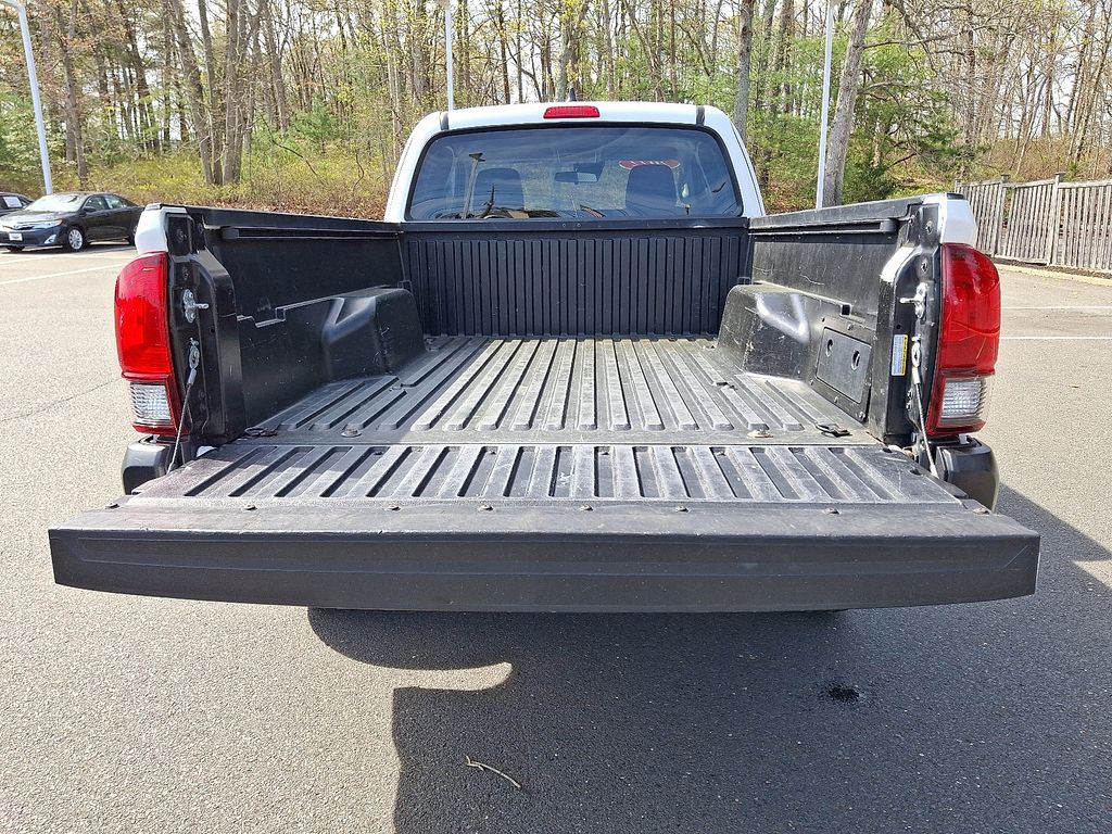 2022 Toyota Tacoma SR 28