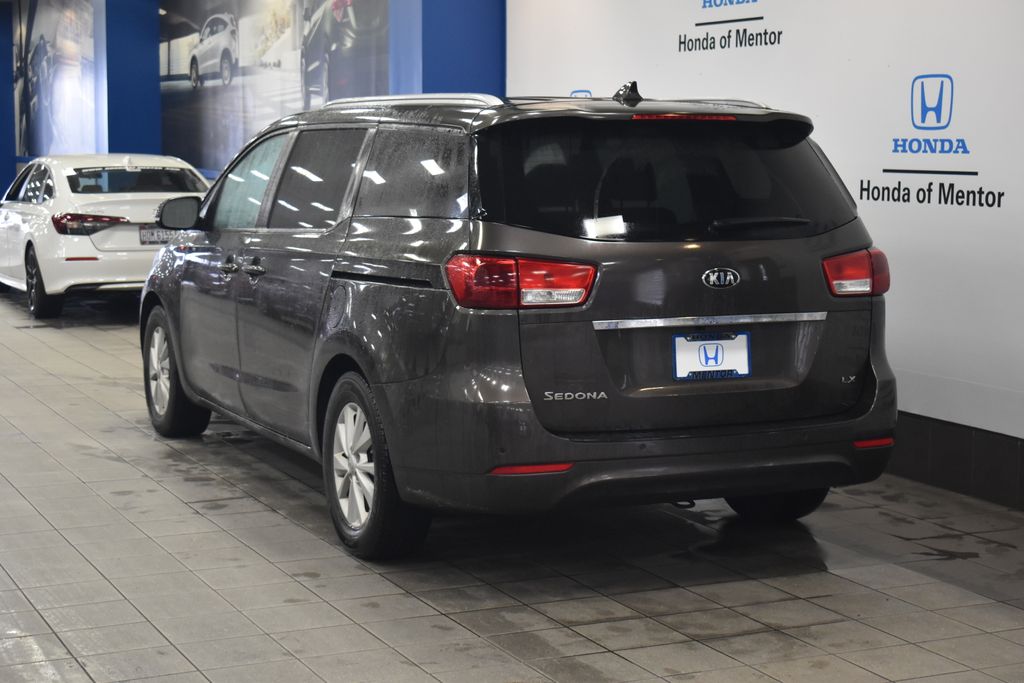 2016 Kia Sedona LX 5