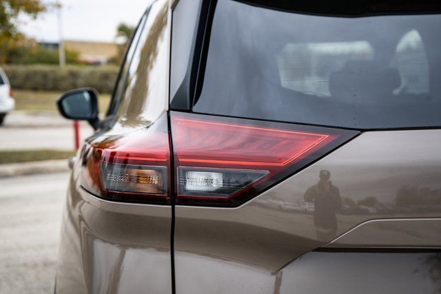 2025 Nissan Rogue SV 6