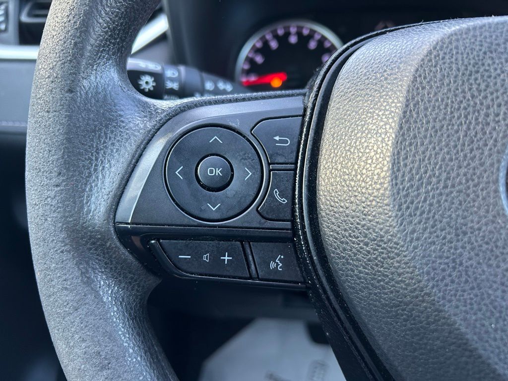 Thumbnail: 2021 Toyota RAV4 - 19