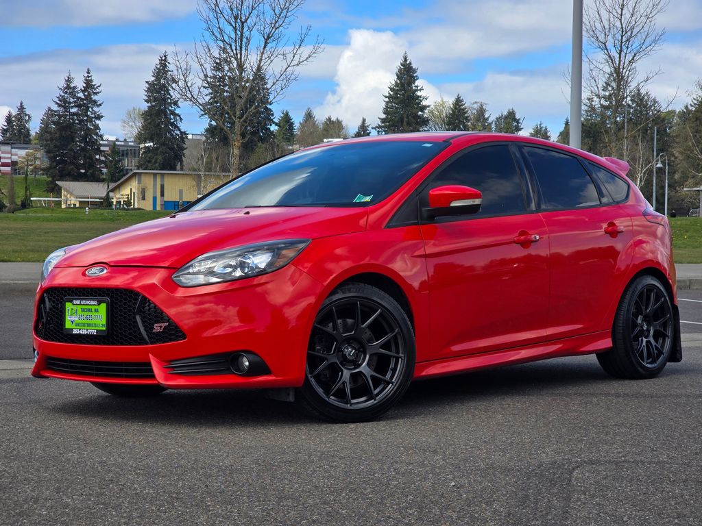 Race Red 2013 Ford Focus ST Hatchback Front-Wheel Drive 6-Speed Manual