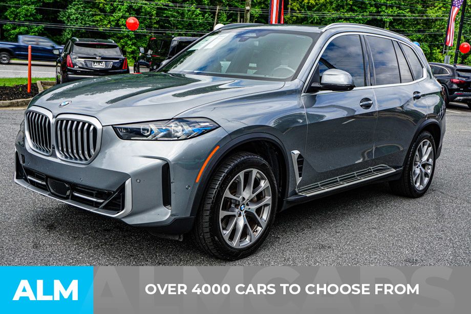 Used 2024 Gray BMW sDrive40i image 3