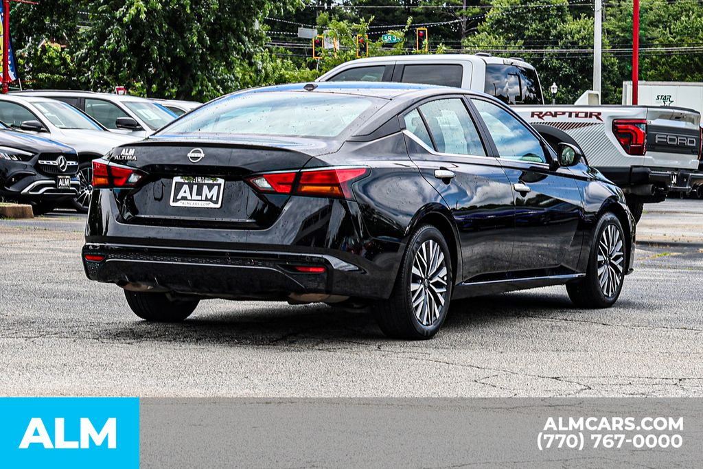 Used 2025 Black Nissan 2.5 SV image 6