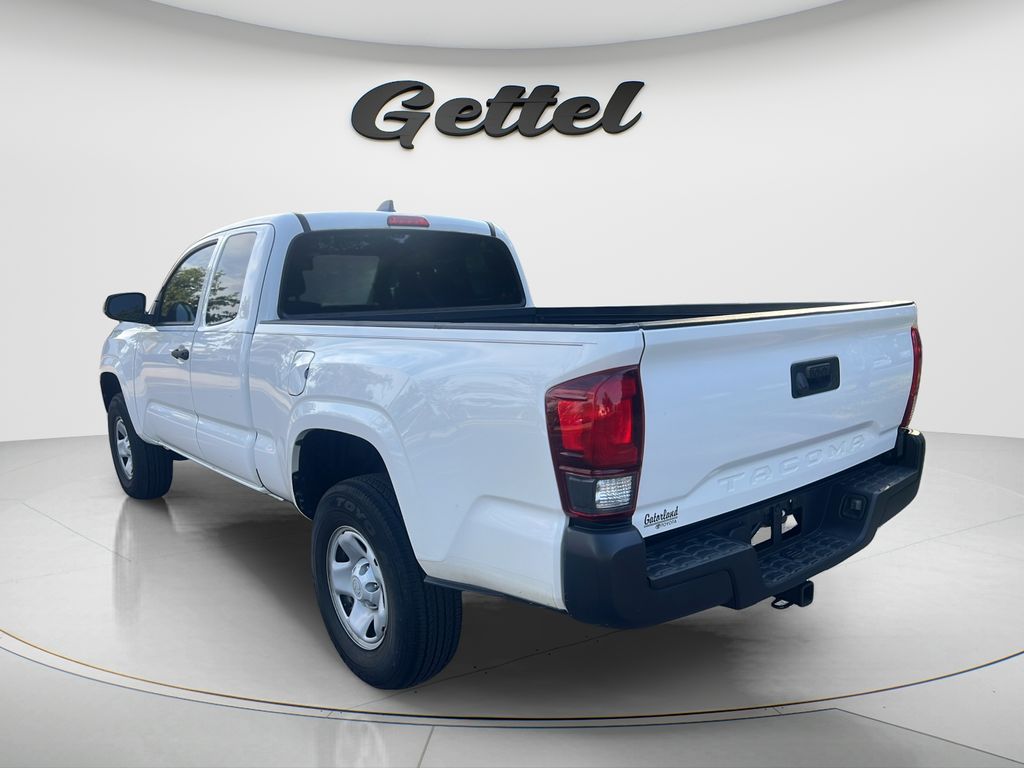 Used 2022 White Toyota SR image 11