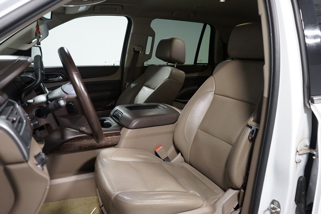 Thumbnail: 2019 Chevrolet Tahoe - 6