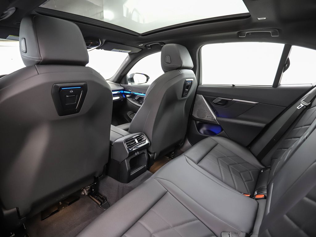 Thumbnail: 2025 BMW i5 - 21