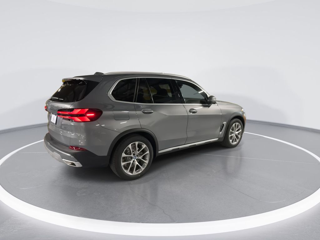 2025 BMW X5 xDrive50e 8