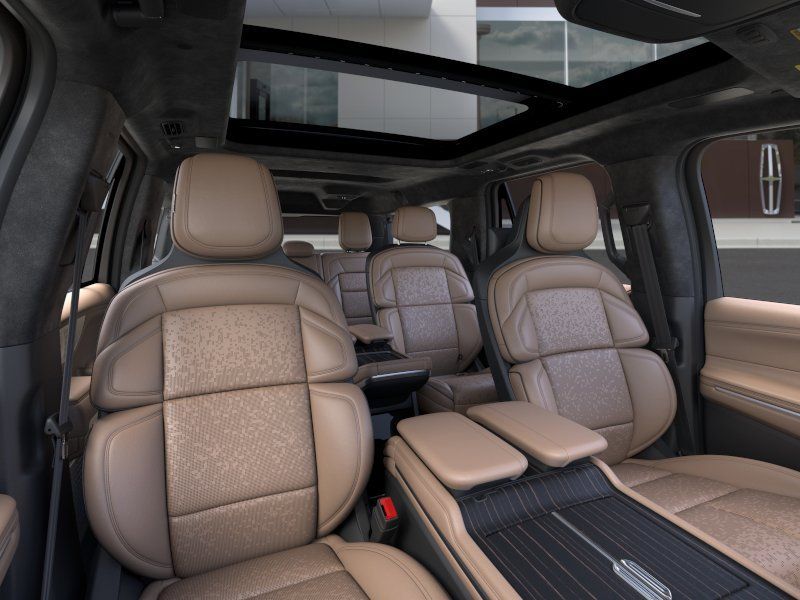 Thumbnail: 2026 Lincoln Navigator L - 10