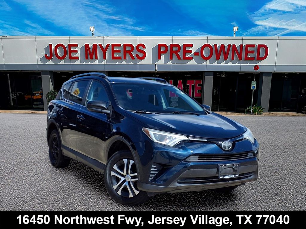 2018 Toyota RAV4 LE - 0