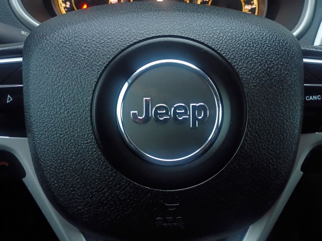 Used Car 2018 Jeep Cherokee  Latitude Plus For Sale Under $20,000 In Austin, Texas