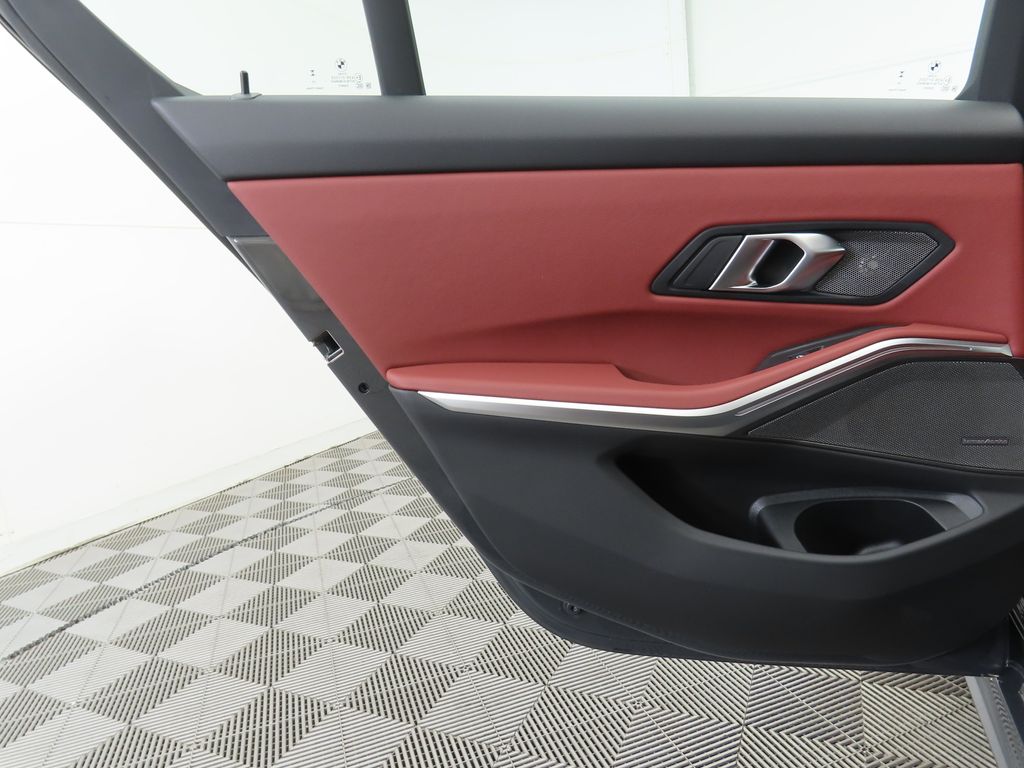 Thumbnail: 2026 BMW 3 Series - 26