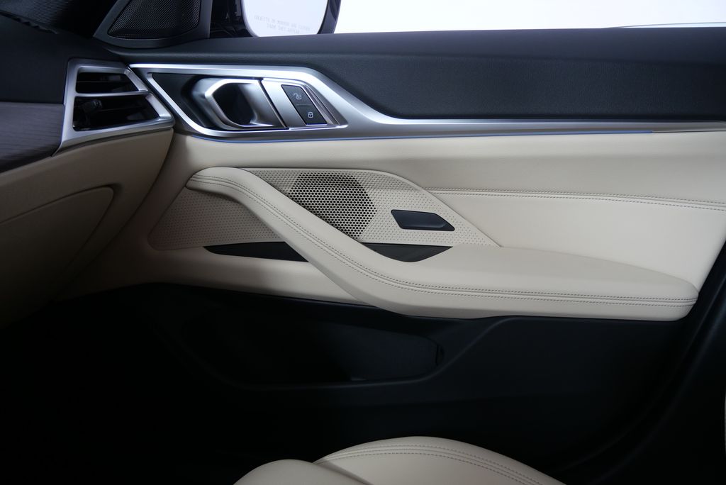 2025 BMW i4 eDrive40 23