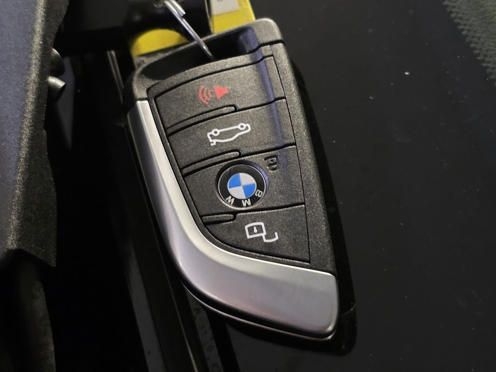New 2026 White BMW 330i image 25