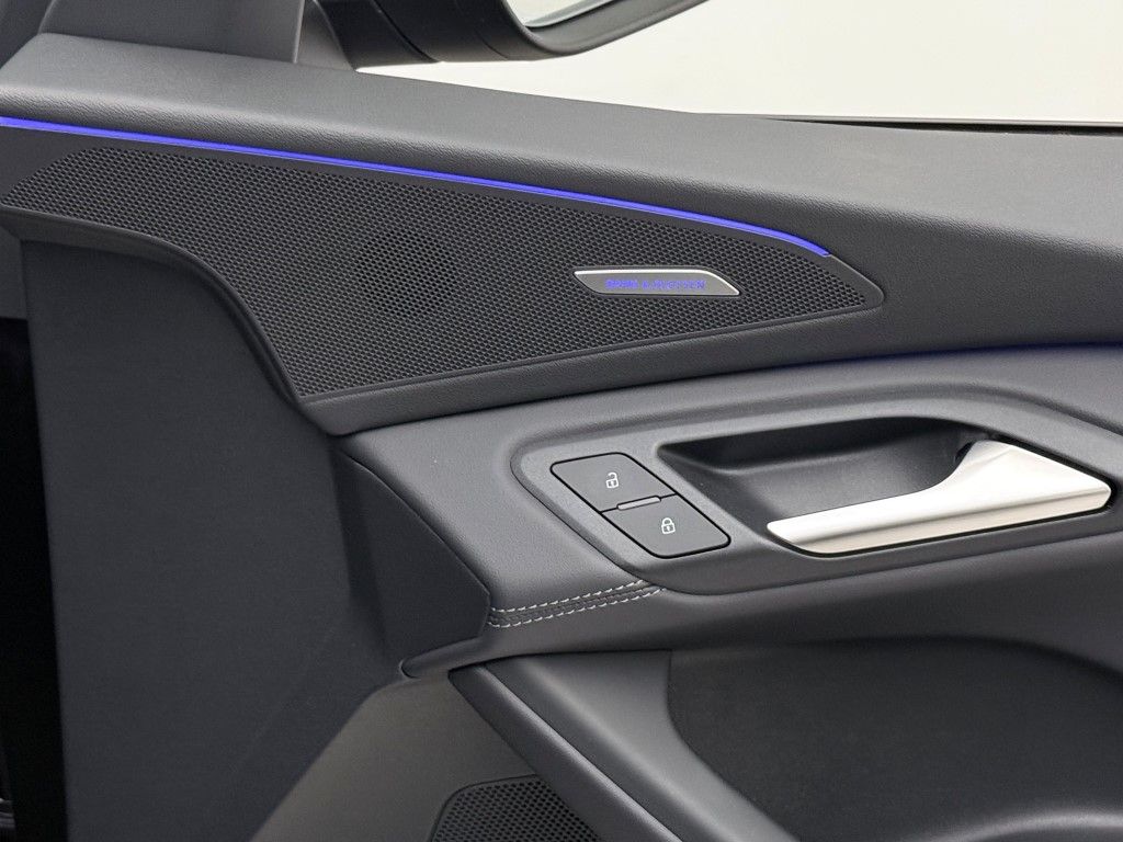 Thumbnail: 2025 Audi Q6 e-tron - 19