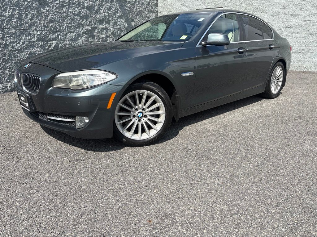  2013 BMW 5 Series 535i xDrive Sedan AWD   