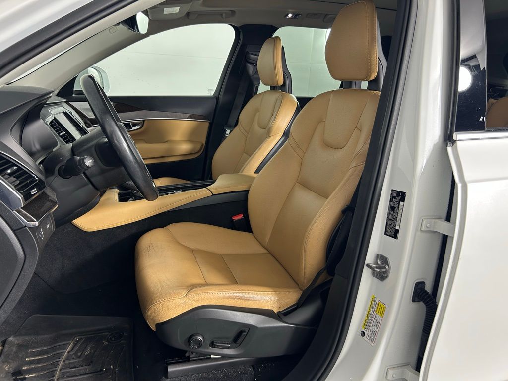 Thumbnail: 2016 Volvo XC90 - 15