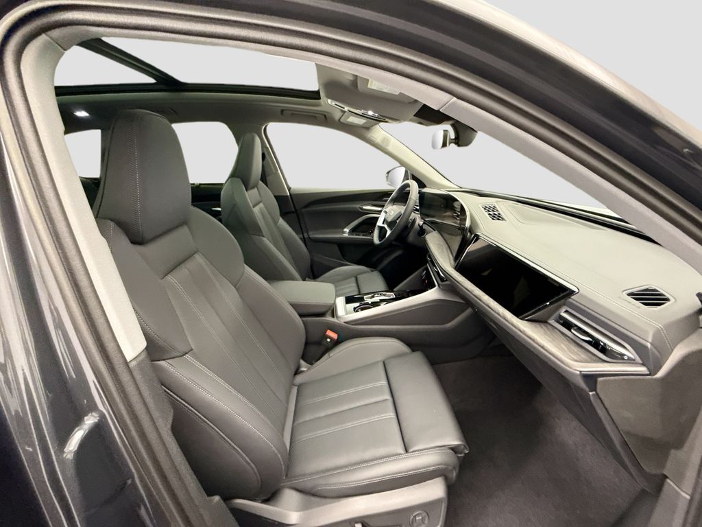 Thumbnail: 2025 Audi Q5 - 19