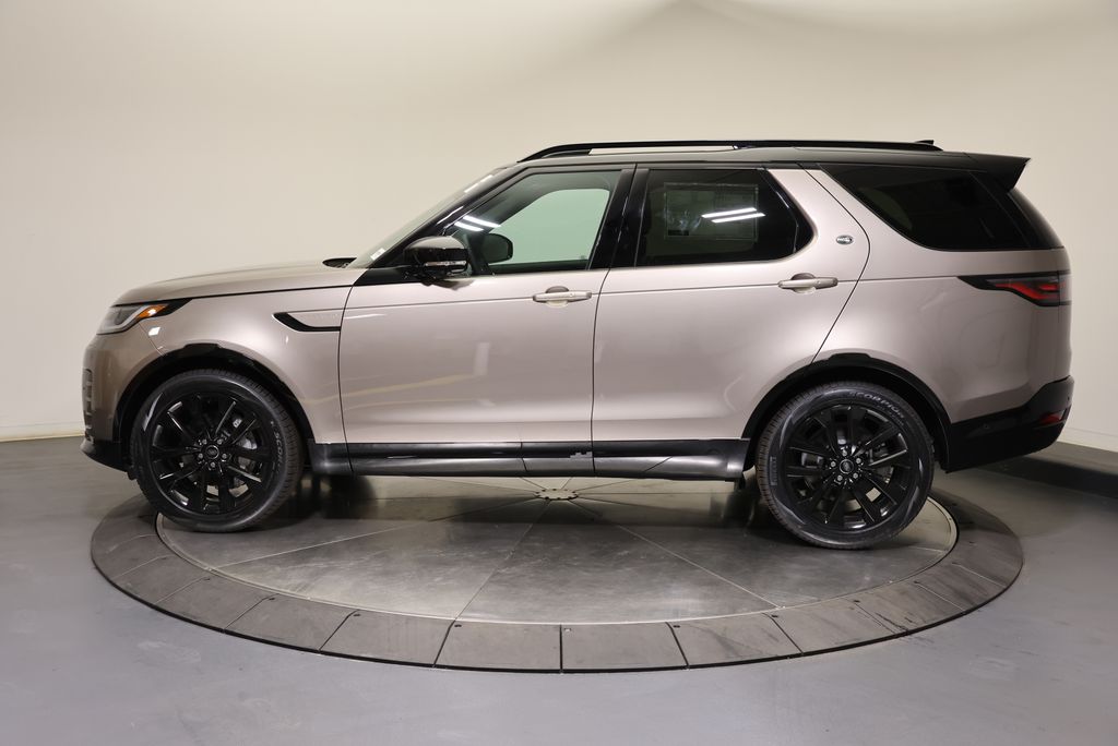 Thumbnail: 2026 Land Rover Discovery - 2