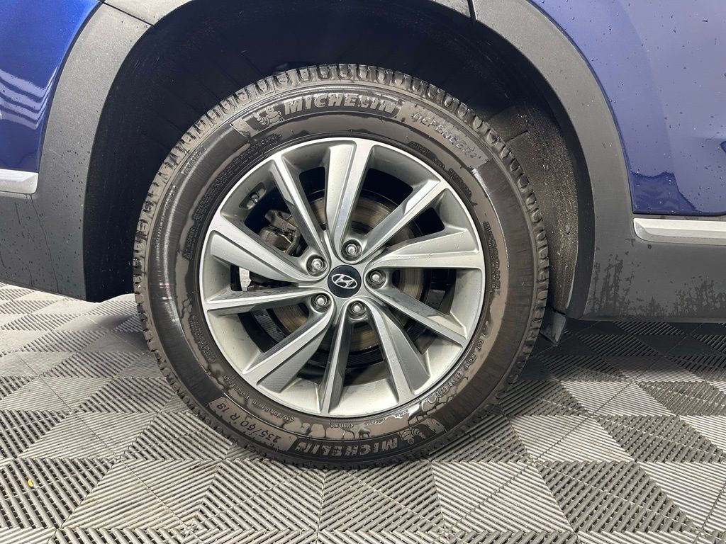 Thumbnail: 2019 Hyundai Santa Fe - 12