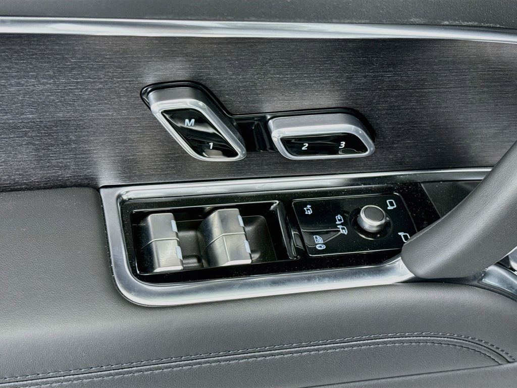 Thumbnail: 2026 Land Rover Range Rover - 21