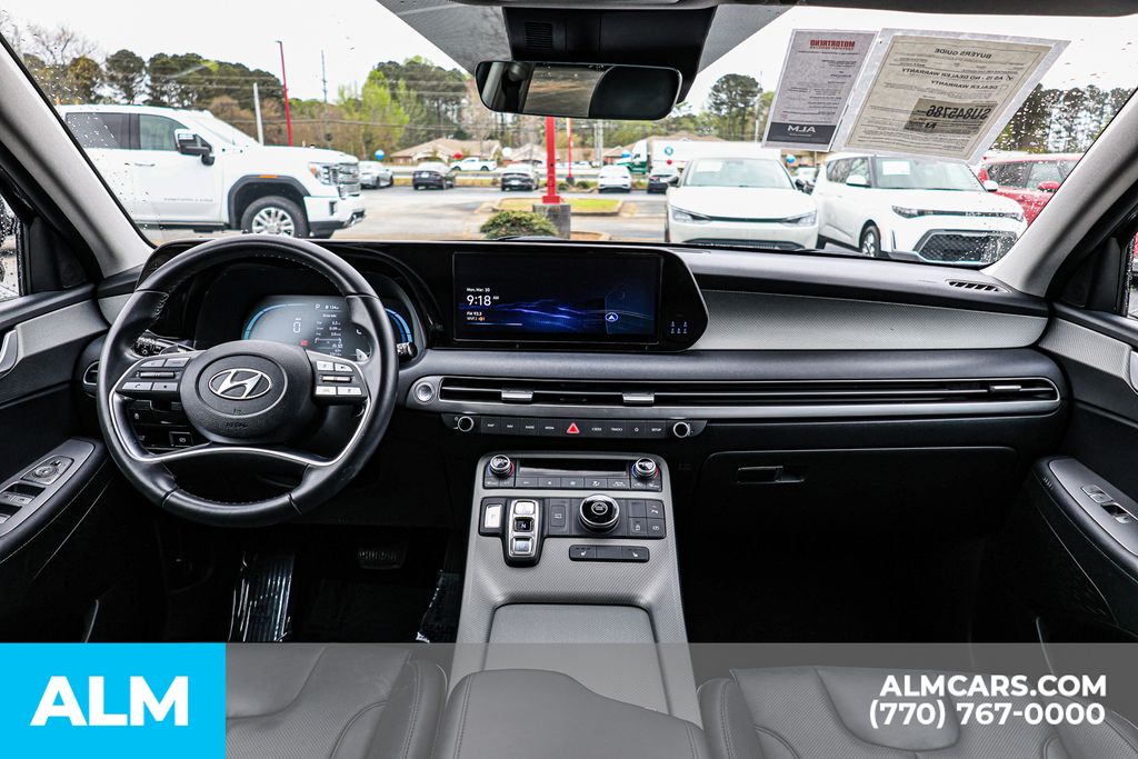 Used 2025 Red Hyundai SEL image 31