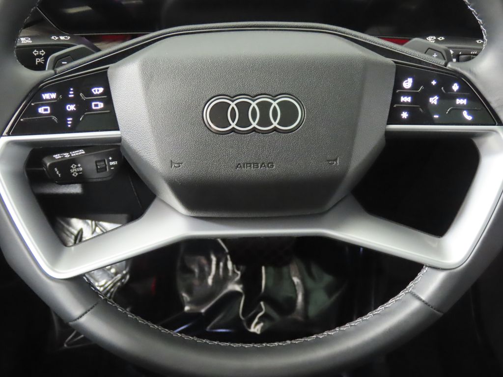 Thumbnail: 2025 Audi Q5 - 14