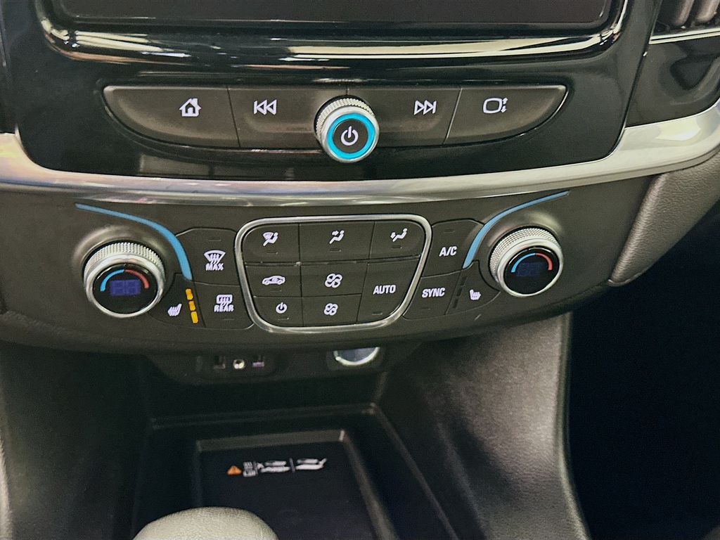 Thumbnail: 2023 Chevrolet Traverse - 15