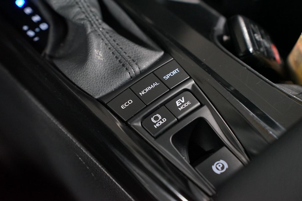 Thumbnail: 2025 Toyota Camry - 22