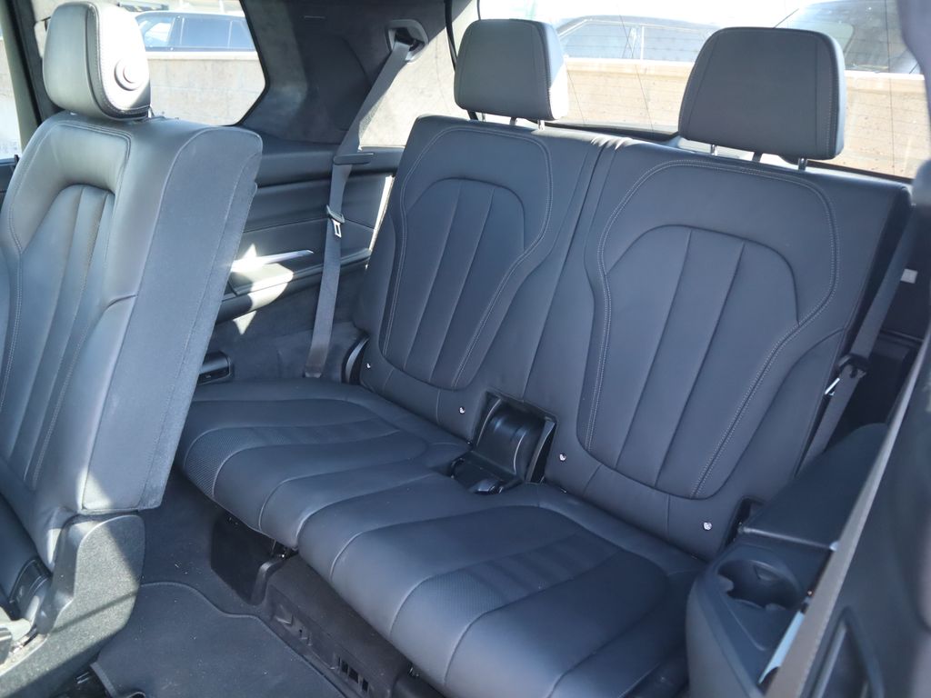 Thumbnail: 2020 BMW X7 - 12
