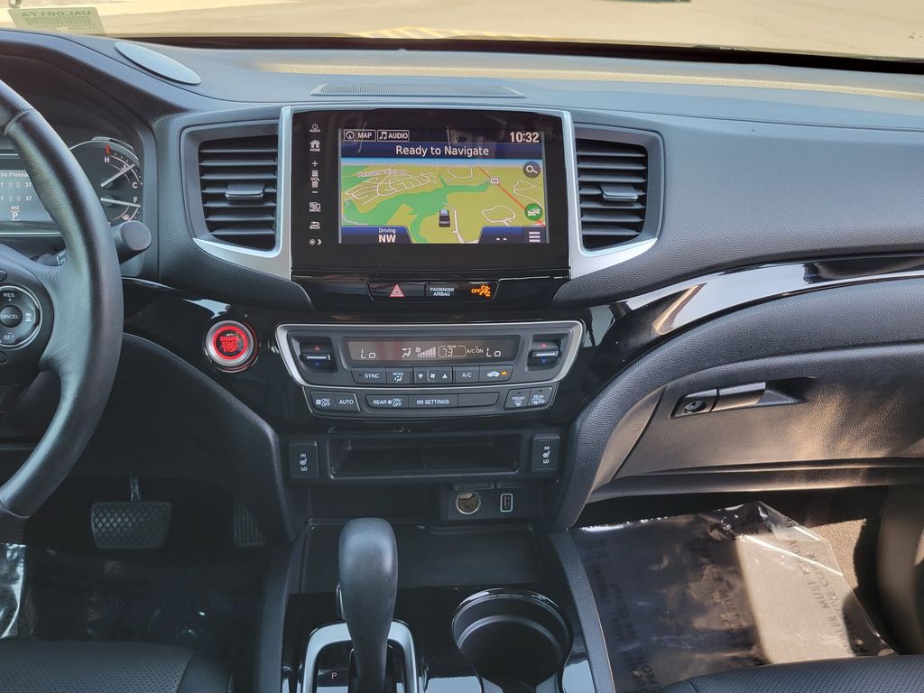 Thumbnail: 2019 Honda Ridgeline - 17