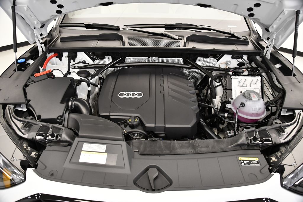 Thumbnail: 2025 Audi Q5 - 12