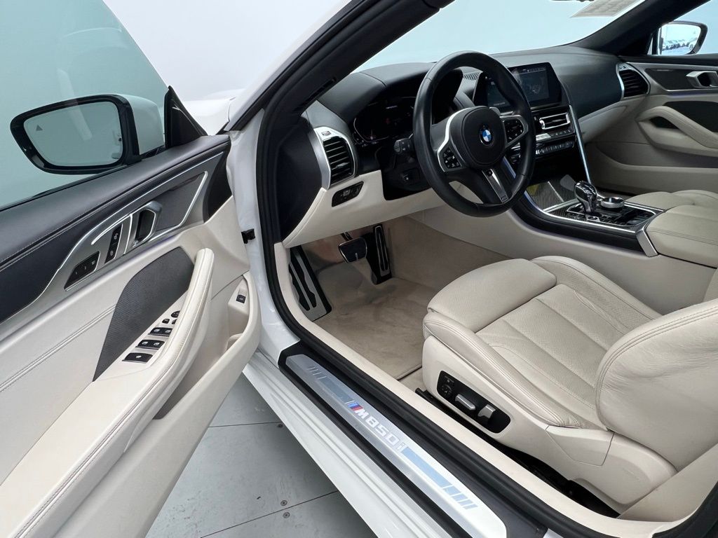 2022 BMW 8 Series M850i xDrive 27