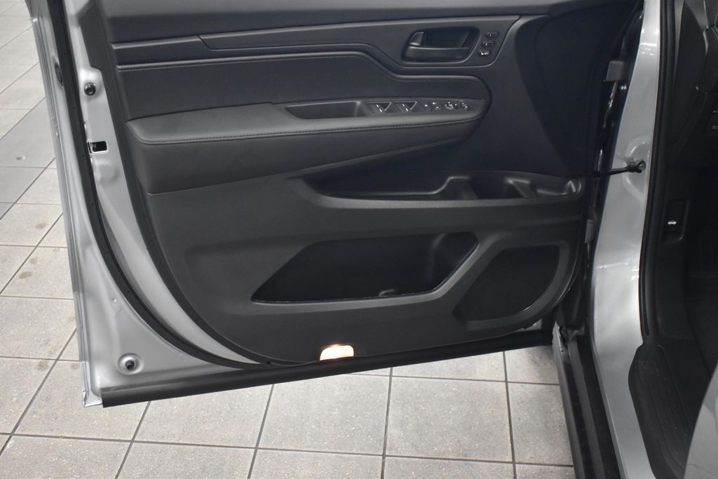 Thumbnail: 2026 Honda Odyssey - 8