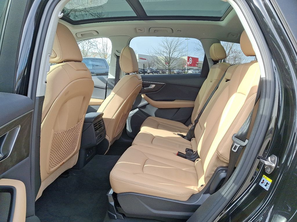 Thumbnail: 2025 Audi Q7 - 10