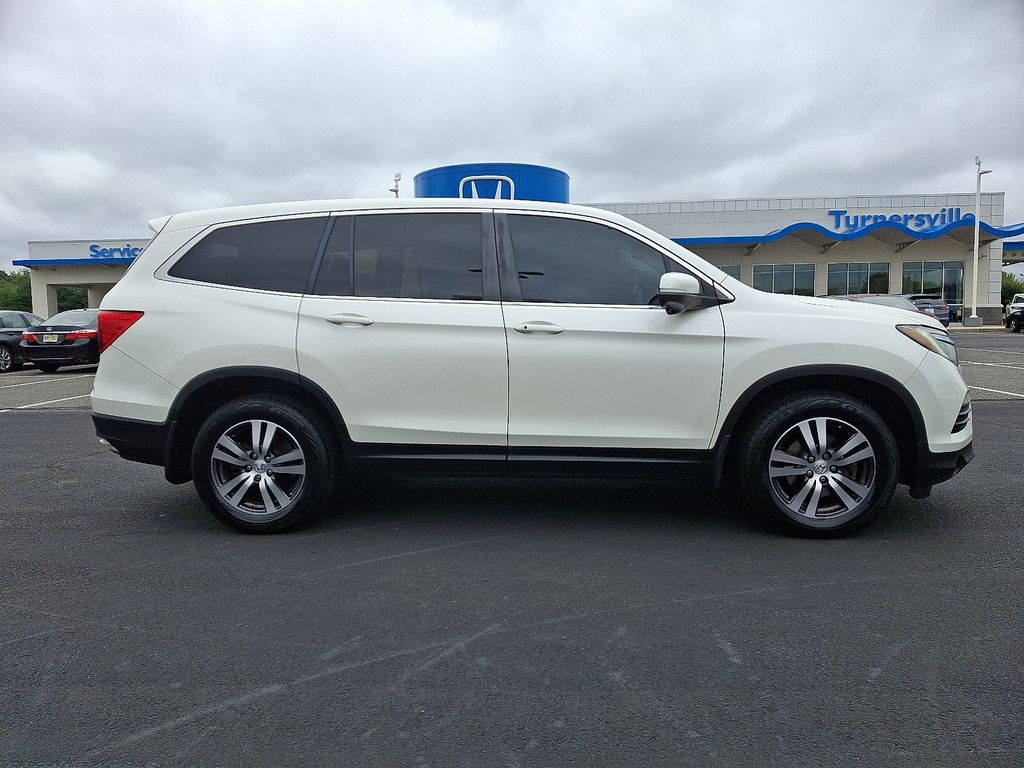 Thumbnail: 2016 Honda Pilot - 7