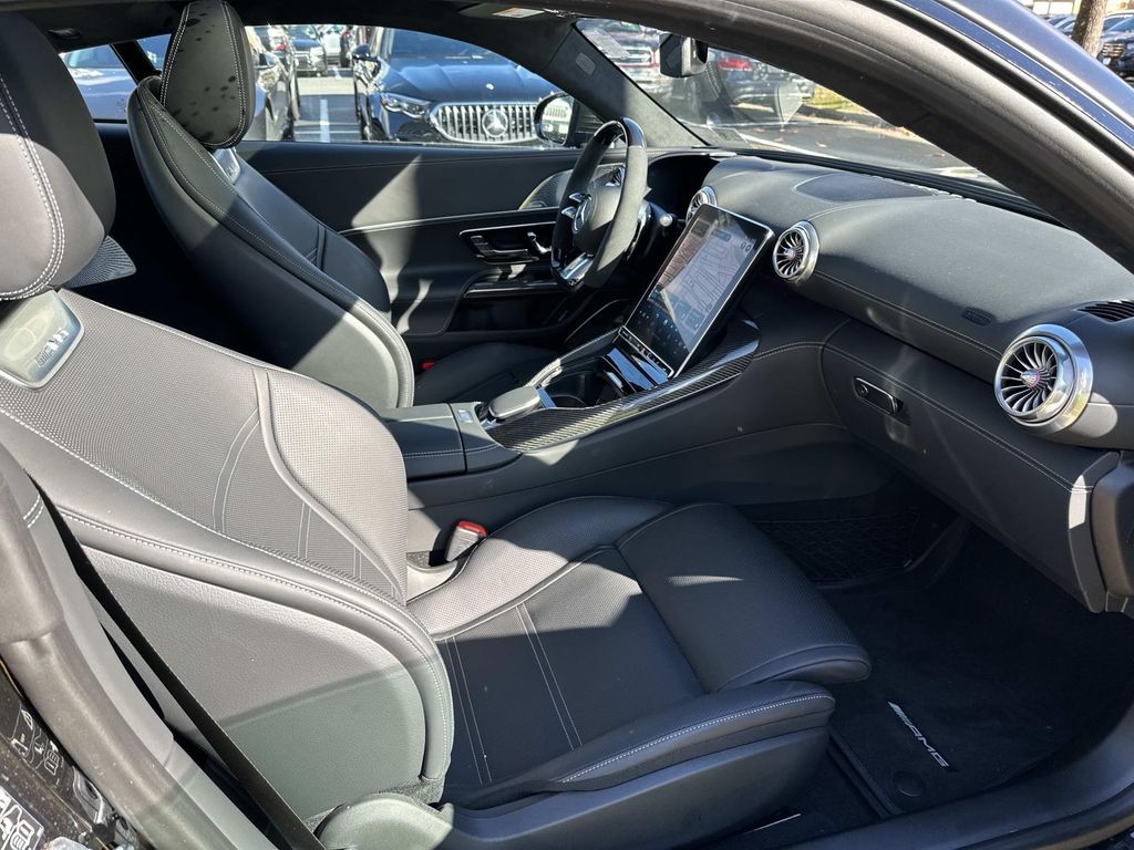 Thumbnail: 2025 Mercedes-Benz AMG GT - 22