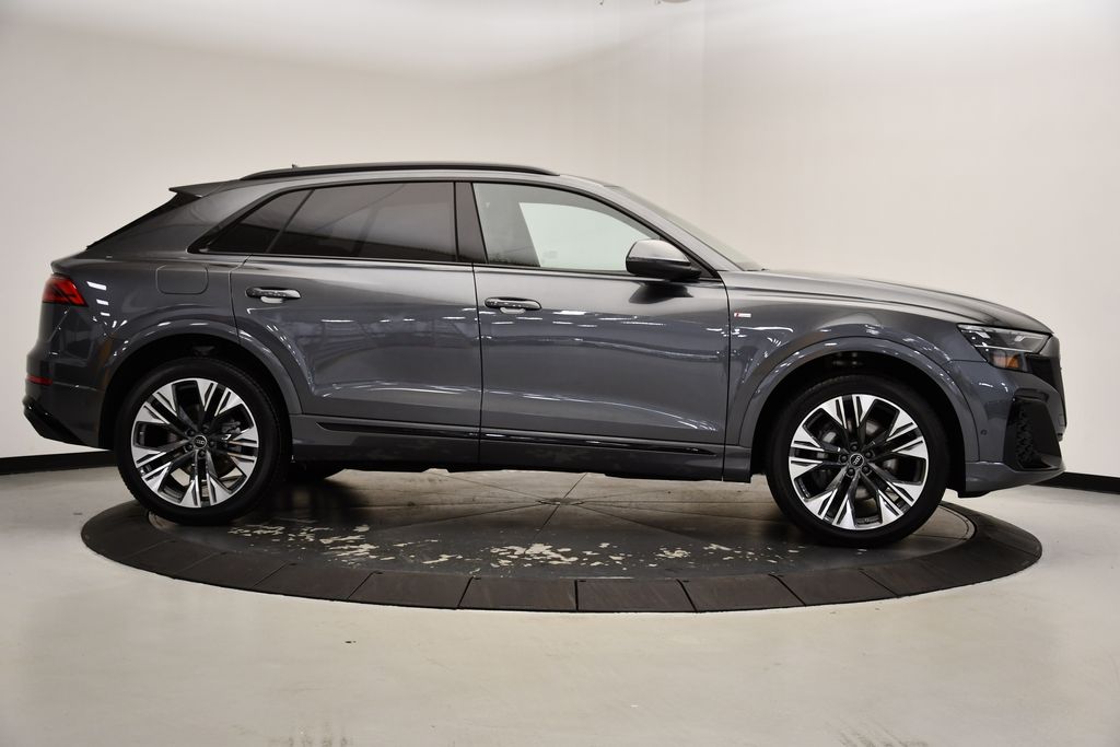 2025 Audi Q8  6