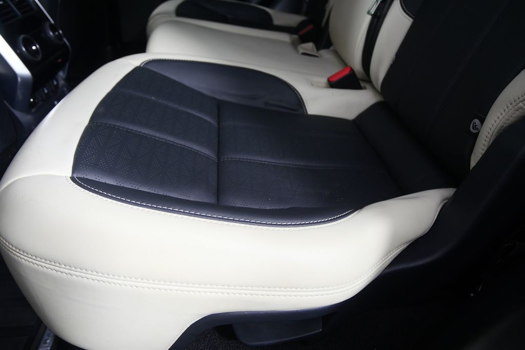 Thumbnail: 2019 Land Rover Range Rover Sport - 15