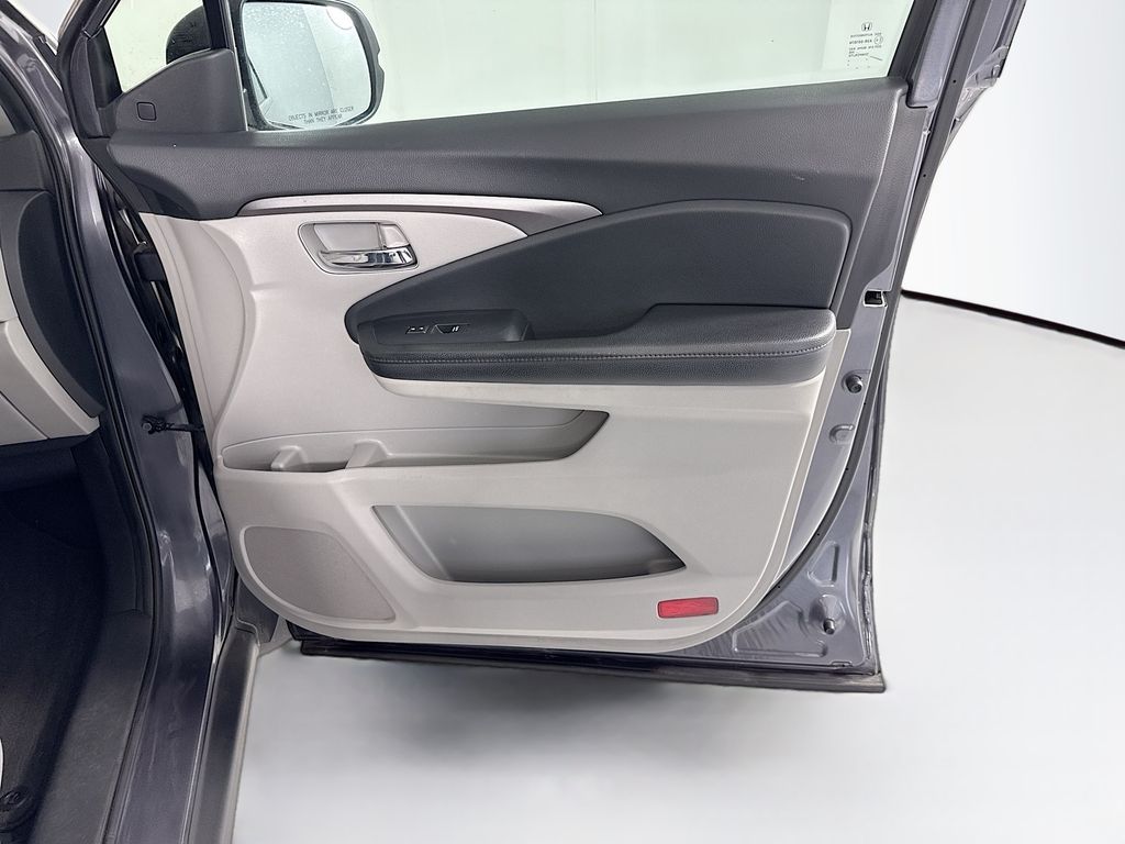 Thumbnail: 2020 Honda Pilot - 26