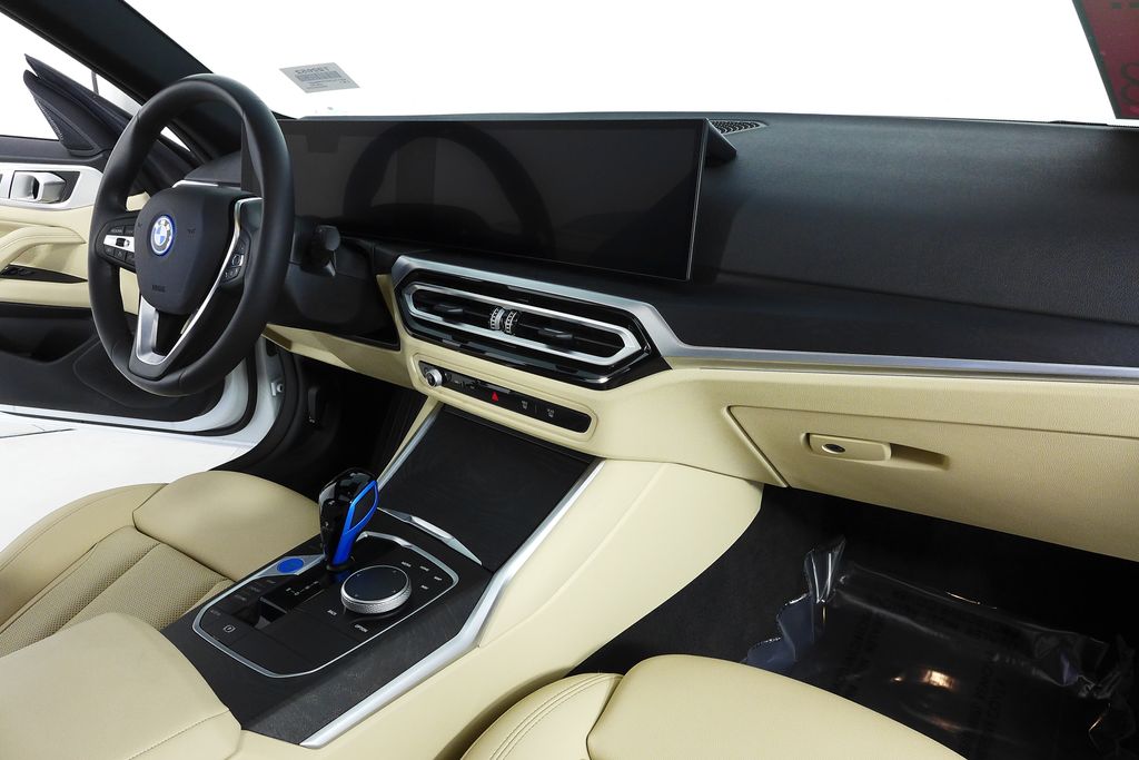 Thumbnail: 2023 BMW i4 - 13