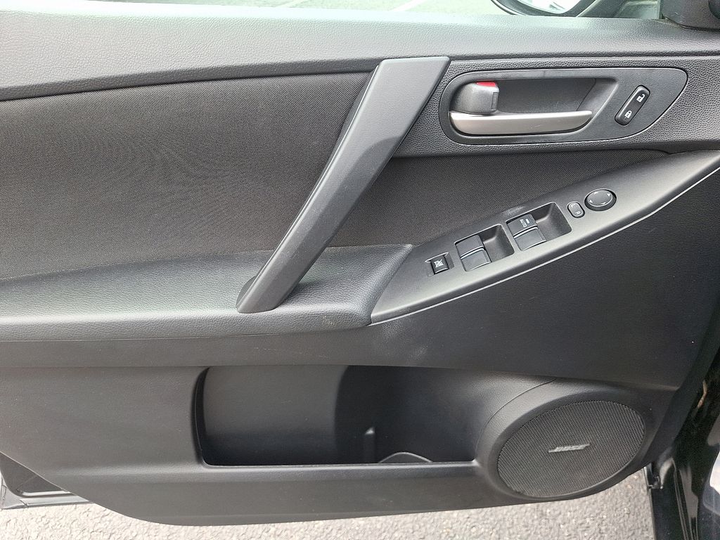 2013 Mazda Mazda3 i Touring 12