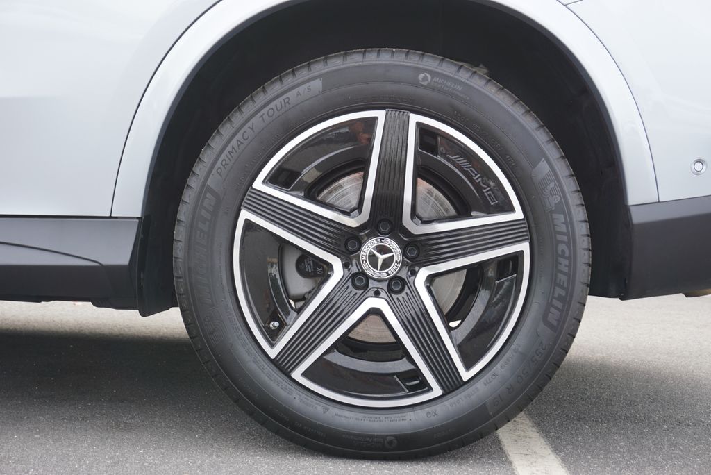 Thumbnail: 2025 Mercedes-Benz GLC - 21