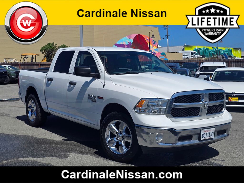 Bright White Clearcoat 2019 RAM 1500 Pickup Truck Four-Wheel Drive 8-Speed Automatic