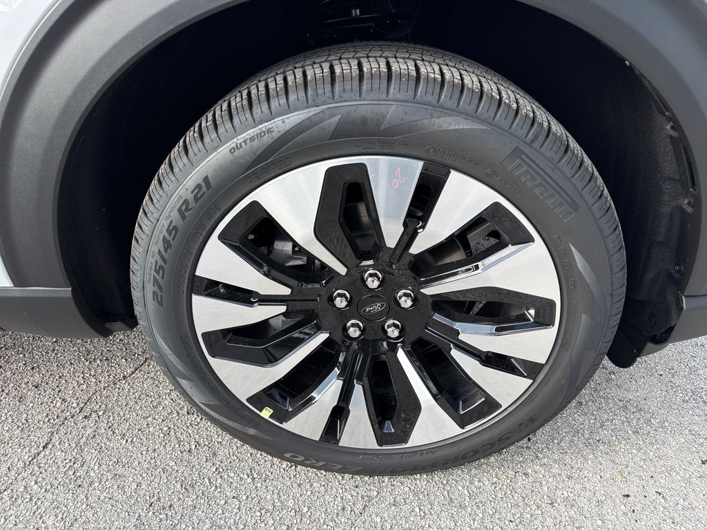 New 2026 White Ford Platinum image 11